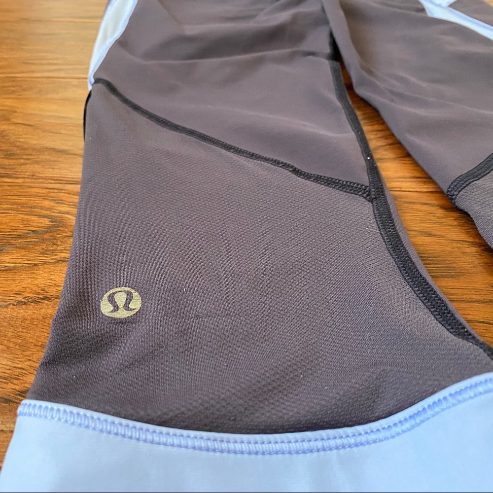 Lululemon crops. Size 4. - Picture 8 of 9